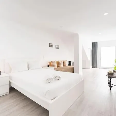 Opo - Fantastic With Garden Apartment