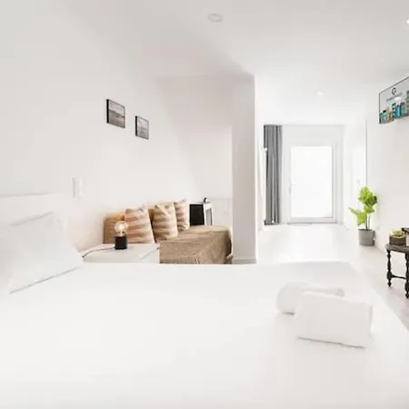 Opo - Fantastic With Garden Apartment